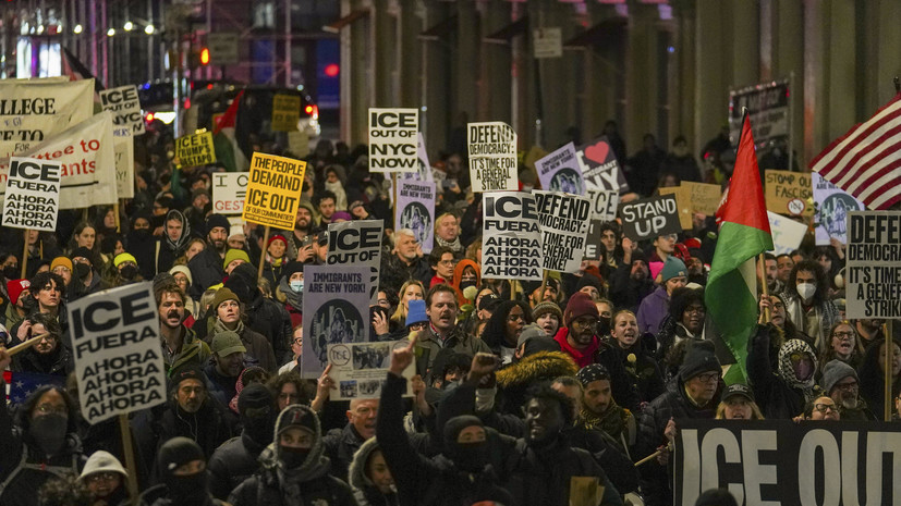 Жители Нью-Йорка вышли на протест против иммиграционных рейдов