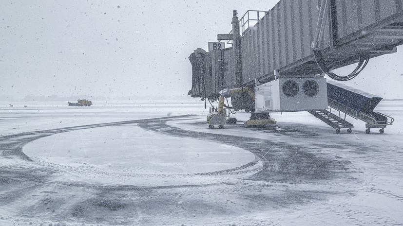 Аэропорт Шереметьево закрыли на прилёт из-за плохой погоды