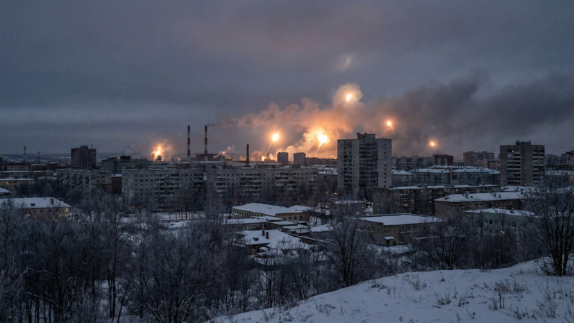 РИА Новости: в небе над Донецком прогремели взрывы