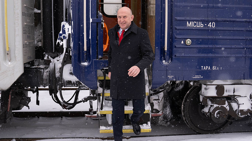 Daily Mail: поезд с призывавшим похитить Путина Хили экстренно остановился в Киеве