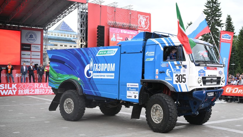 «КАМАЗ-мастер» отказалась от участия в «Дакаре» из-за запрета на российский флаг