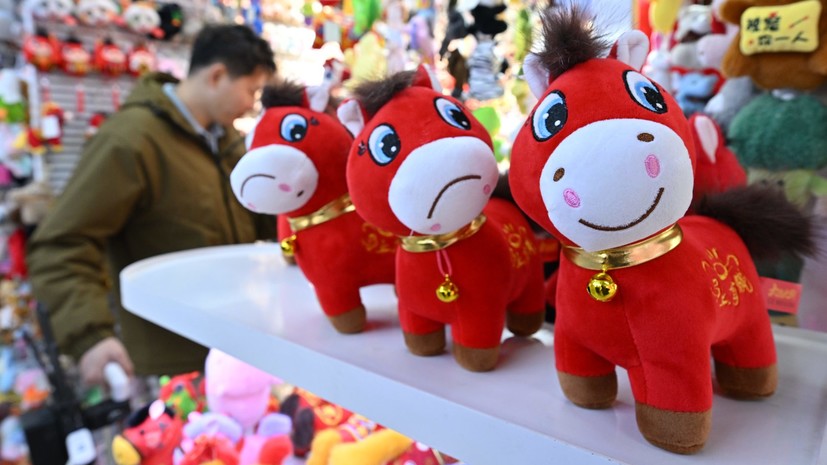 Игрушечная лошадь стала новогодним хитом в Китае из-за брака