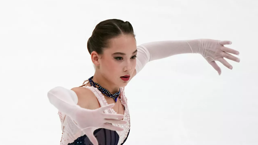 Акатьева выступает в «Ледниковом периоде» с травмой