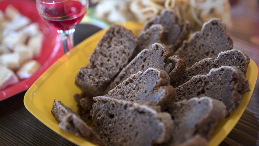 Орнитолог Чернова: нельзя кормить птиц чёрным хлебом