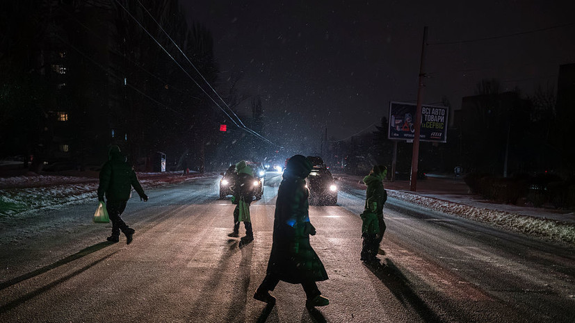«СТРАНА.ua»: жители Киева третий день живут в условиях блэкаута