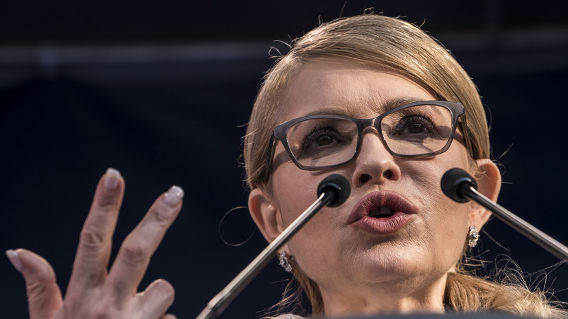 Азаров: Тимошенко была сообщницей экс-премьера Лазаренко и занималась коррупцией