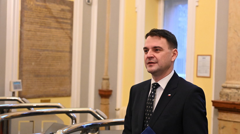 Чешская оппозиция пожаловалась на гримасничанье главы МИД Мацинки