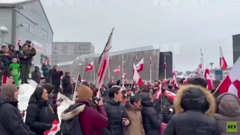 Жители Нуука вышли на демонстрацию против намерений США захватить Гренландию