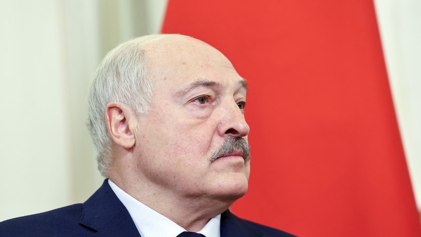 Лукашенко на Крещение окунулся в прорубь