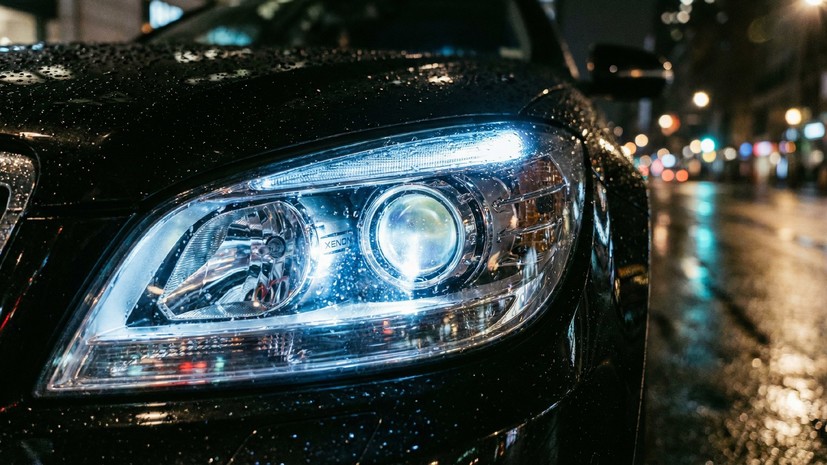 Глава НАС Шапарин предложил лишать прав за ксенон и мигающие стоп-сигналы