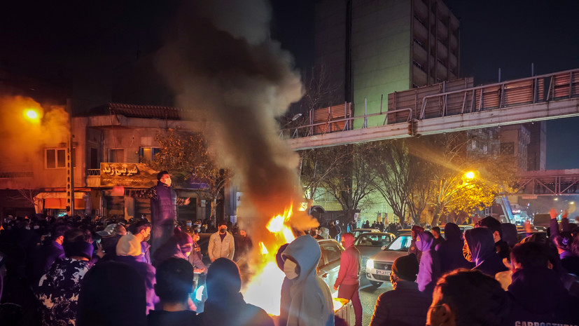 В Иране в ходе беспорядков пострадали около 3,7 тысячи человек