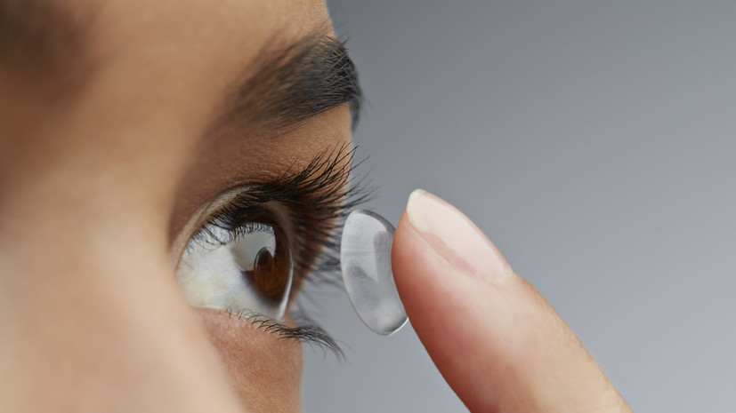 Офтальмолог Казанцева: носящим контактные линзы надо опасаться кератита