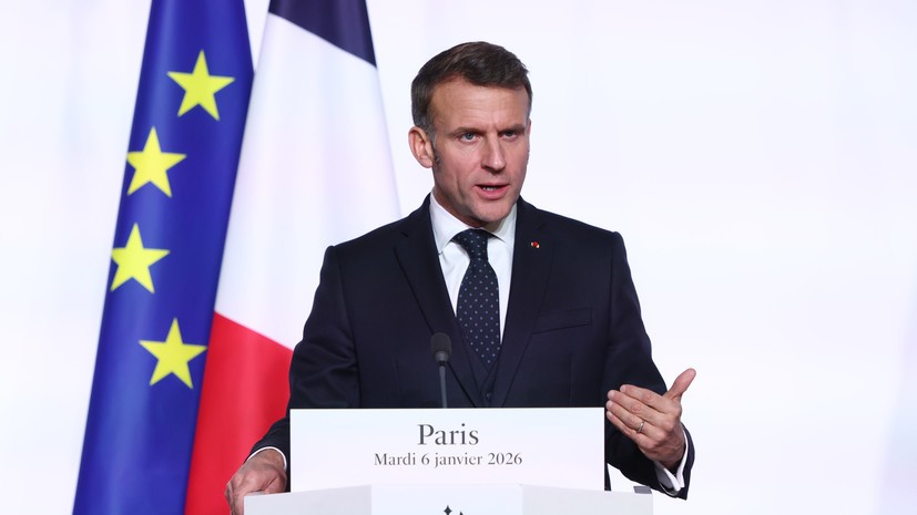 Лавров назвал хамством высказывания Макрона в адрес России