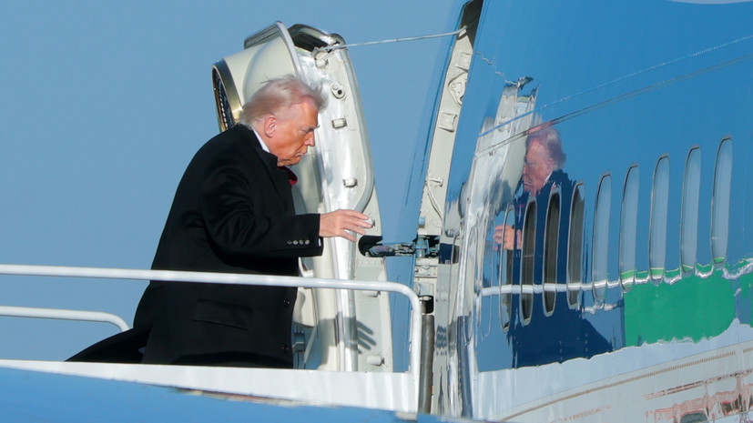 Reuters: самолёт Трампа возвращается в США после вылета в Давос из-за неисправности