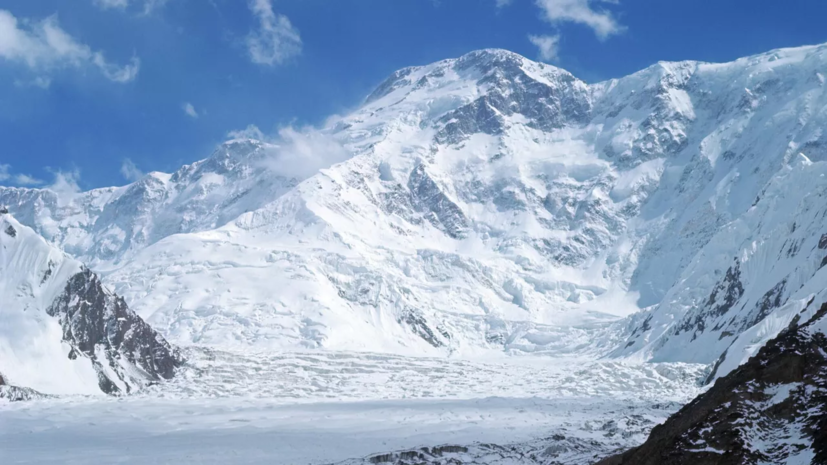 Альпинист пояснил, когда появится шанс взойти на пик Победы за Наговицыной