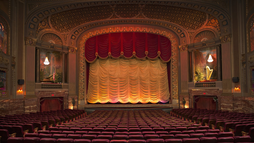 Специалист Музалевский: активизировались мошенники, приглашающие на свидание в театр