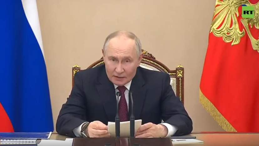 &laquo;На базе собственных решений&raquo;: Путин &mdash; о необходимости оснащения армии России умной техникой
