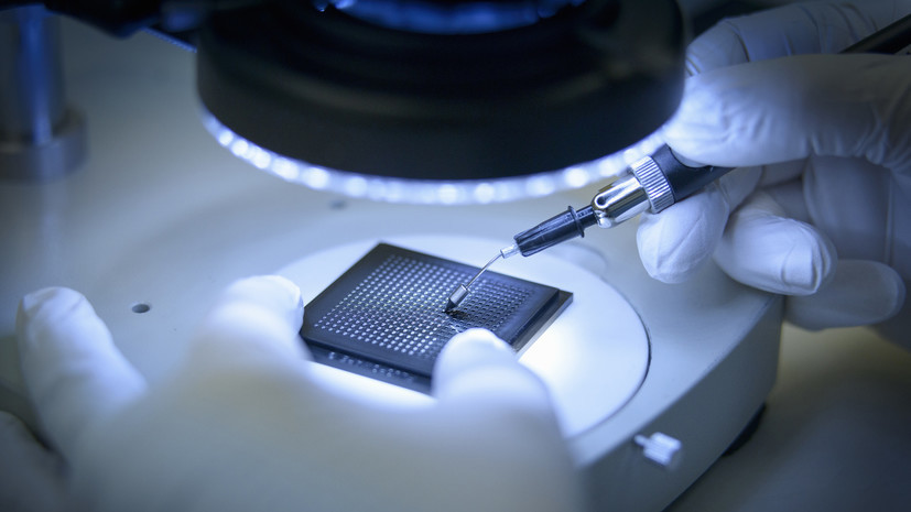 Путин призвал интегрировать работу учёных с компаниями в сфере микроэлектроники