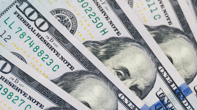 Экономист Разуваев: курс доллара может составить около 80 рублей к концу зимы