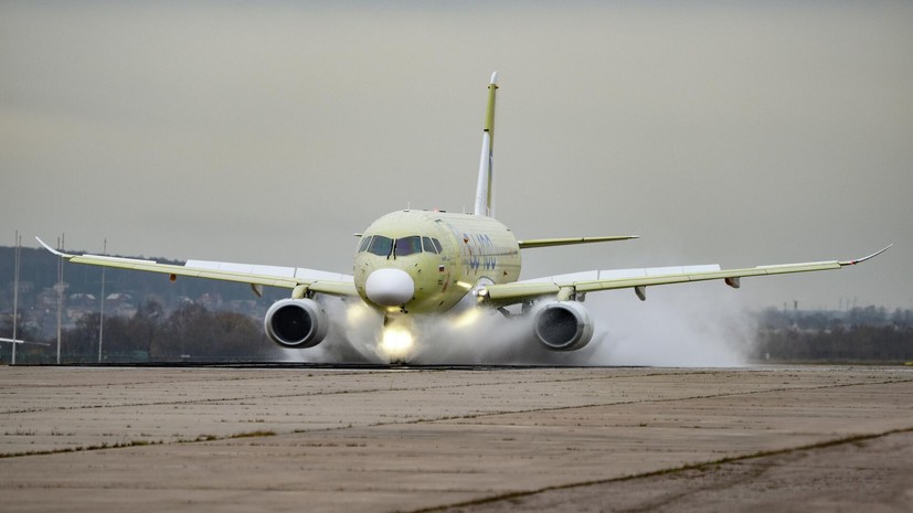 «Известия»: двигатели SJ-100 испытали на стае птиц