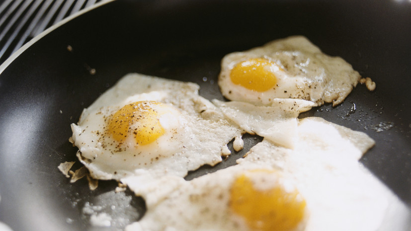 Гастроэнтеролог Меньщикова назвала стресс причиной отсутствия аппетита утром