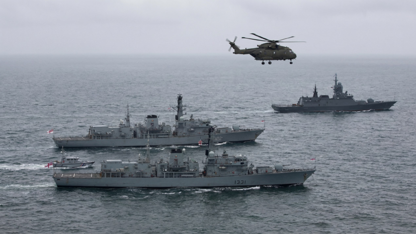 Navy Lookout: британские корабли и вертолёт следили за российским корветом