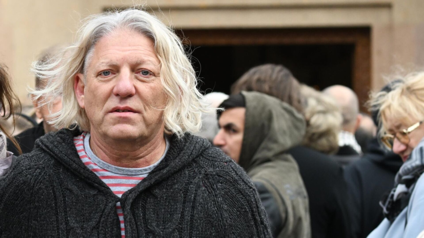 РИА Новости: режиссёр Олейников умер в машине скорой по пути в больницу