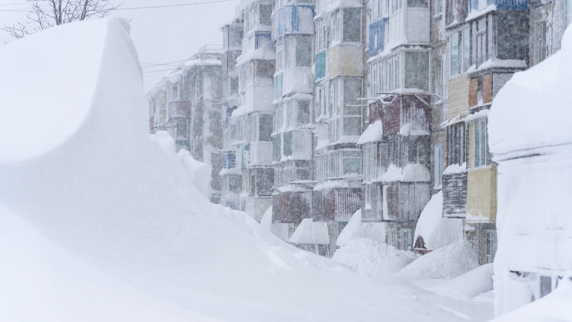 На Камчатку из Москвы доставили специальную технику для расчистки снега