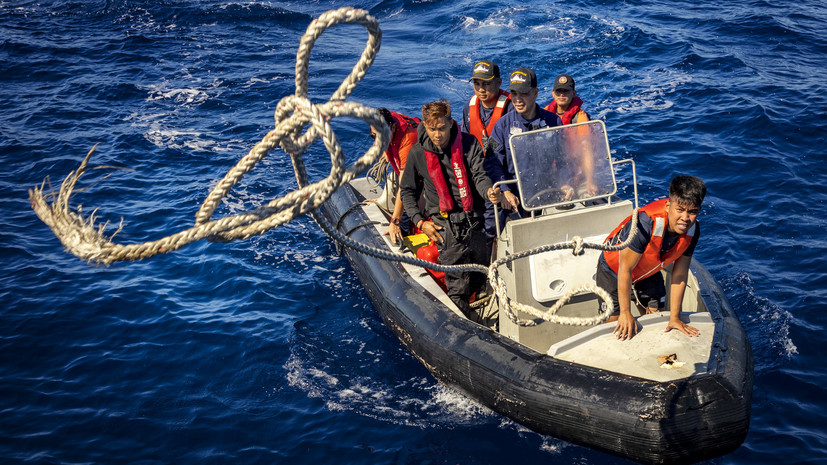 AP: на Филиппинах затонул паром, на борту которого находились более 350 человек