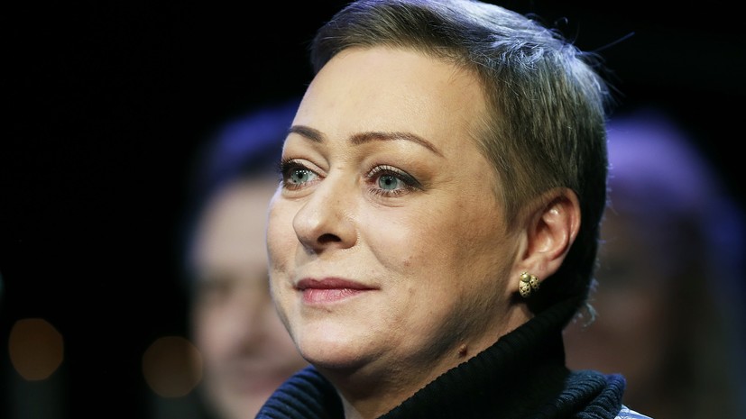 Директор актрисы Марии Ароновой опроверг слухи о проблемах со здоровьем артистки