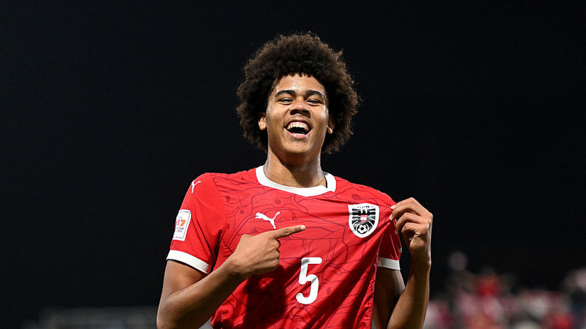 Футболист с российскими корнями подписал контракт с «Ливерпулем» до 2030 года