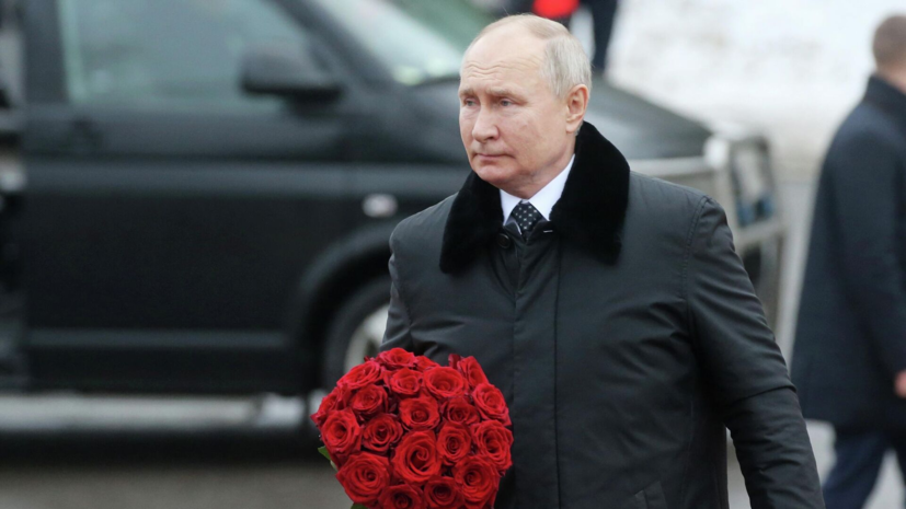 Путин в годовщину снятия блокады Ленинграда возложил цветы к «Рубежному камню»