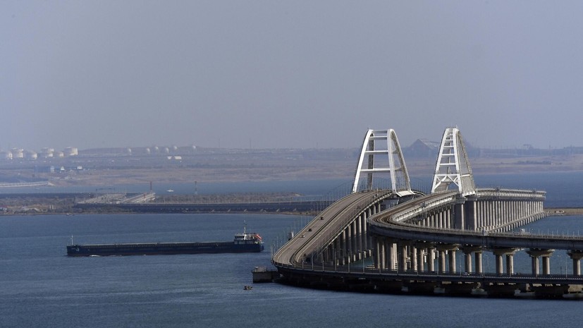 Движение автотранспорта по Крымскому мосту возобновлено