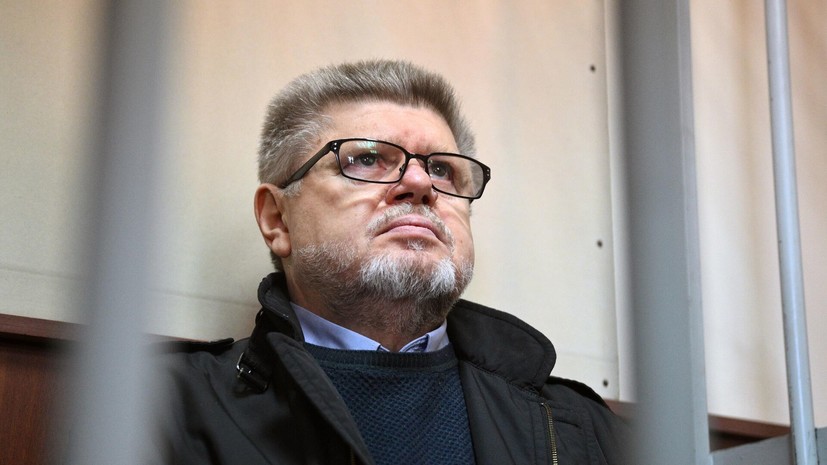 РИА Новости: суд освободил из колонии бывшего главного нарколога России Брюна