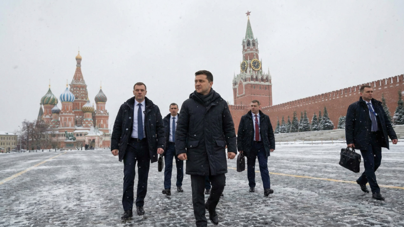 Ушаков: Москва обеспечит Зеленскому безопасность в случае визита в Москву