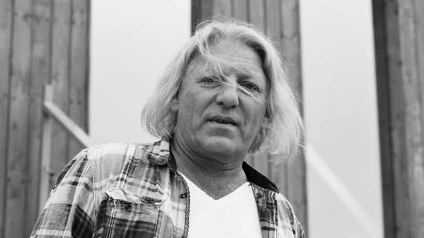 Режиссёра Олейникова похоронили на Троекуровском кладбище в Москве