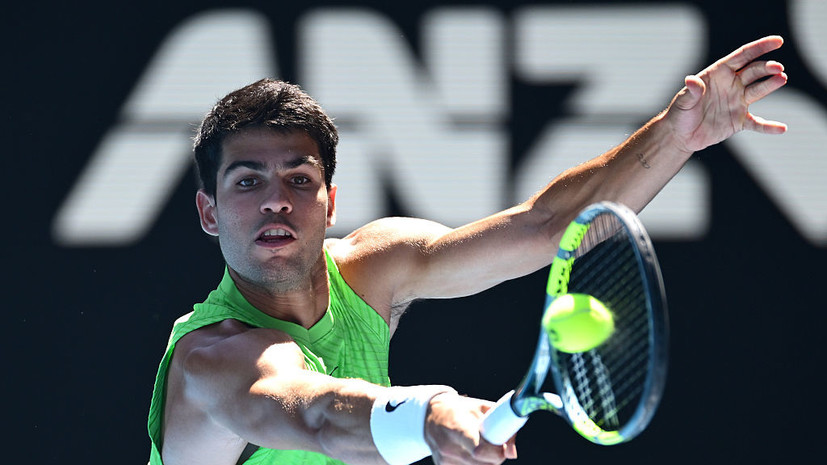 Алькарас переиграл Зверева в пяти сетах и вышел в финал Открытого чемпионата Австралии