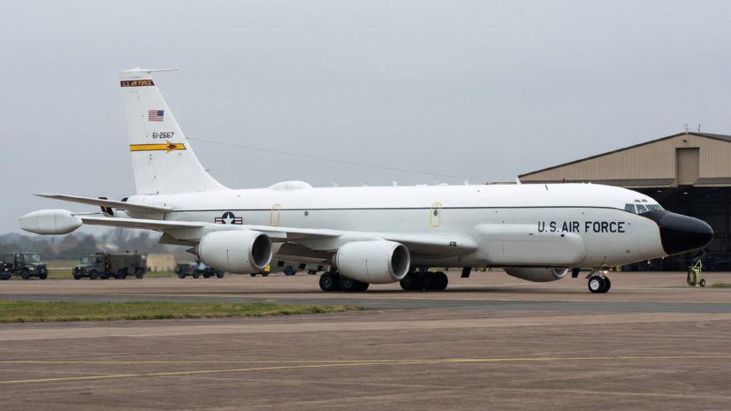 Telegraph: в Британии сел самолёт США по мониторингу ЯИ на фоне угроз Ирану