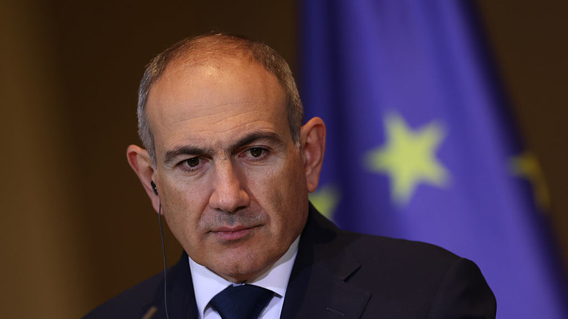 Пашинян сыграл на ударных во время концерта в Ереване