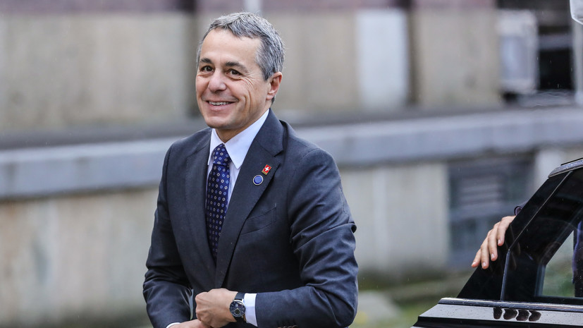 Глава МИД Швейцарии планирует посетить Москву и Киев