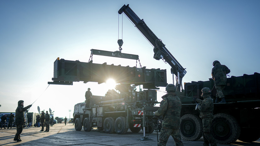 Вагенкнехт назвала безумием планы ядерного вооружения Германии