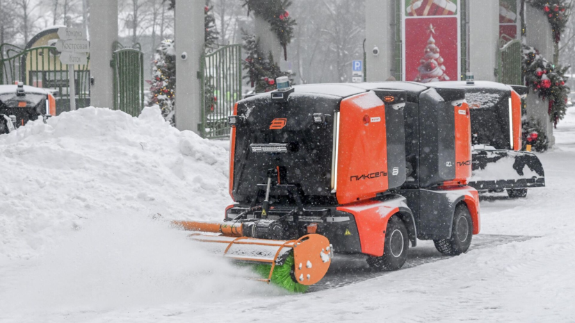 Юрист Воропаев: за повреждение авто при уборке снега полагается компенсация