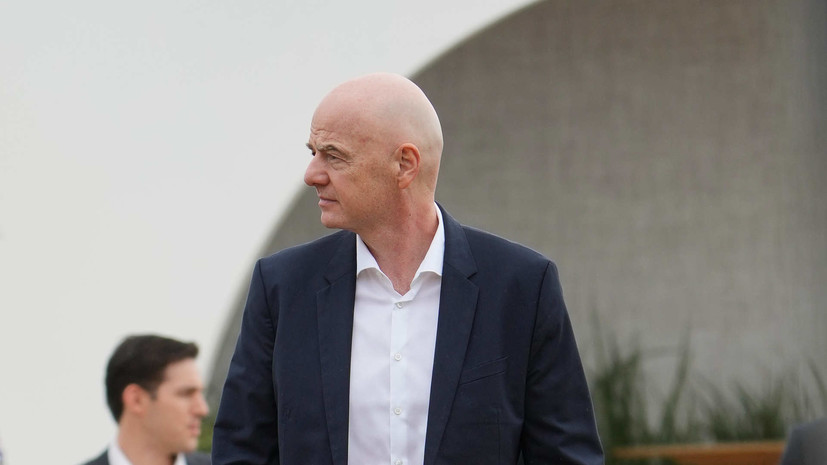 Инфантино: ФИФА должна рассмотреть вопрос снятия санкций с российских команд