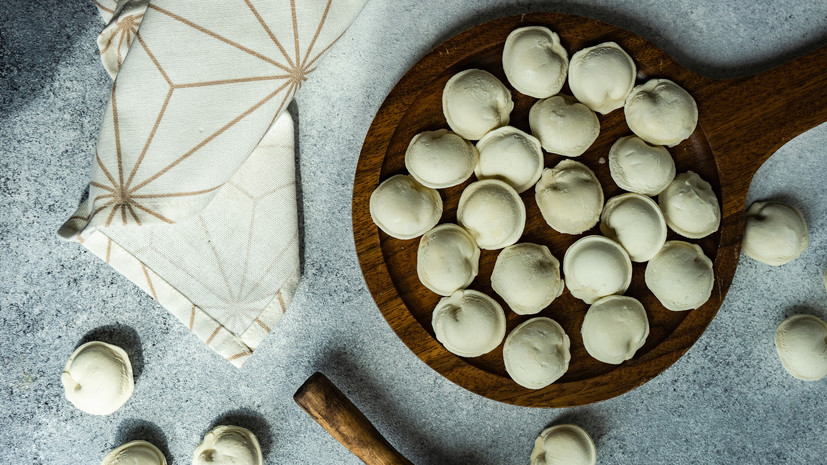 Диетолог Кованова посоветовала исключить пельмени из рациона при лишнем весе