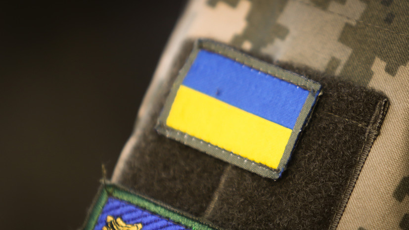 «СТРАНА.ua»: боевики ВСУ вышли на митинг в поддержку застрелившего полицейских