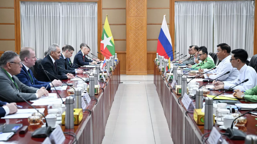 Шойгу передал лидеру Мьянмы послание Путина