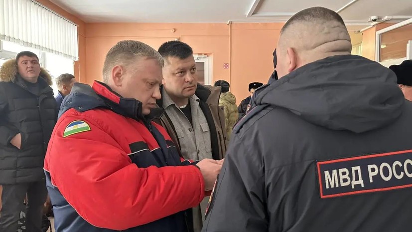 Мэр Уфы прибыл в школу, в которой девятиклассник устроил ЧП