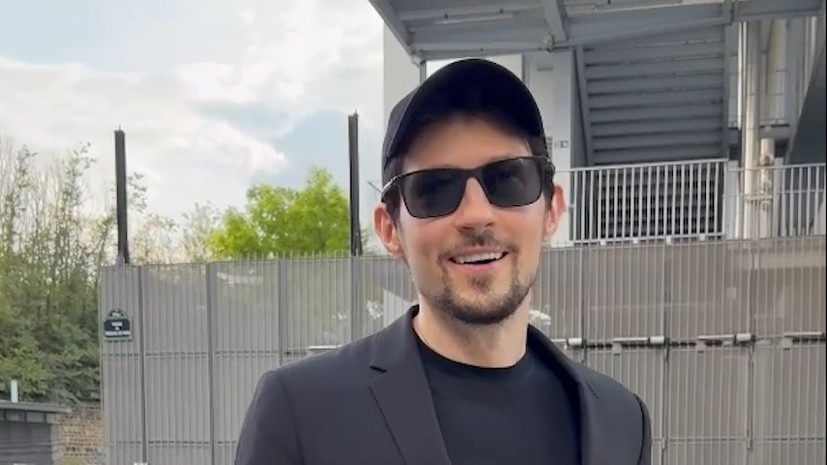 Дуров на фоне обысков в офисах X назвал Францию преследующей соцсети страной