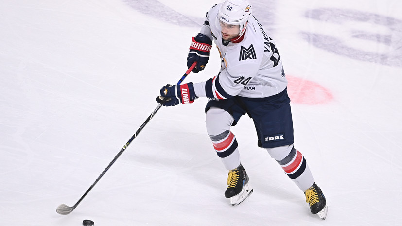 Защитник «Металлурга» Яковлев забил в свои ворота в матче с «Ладой»