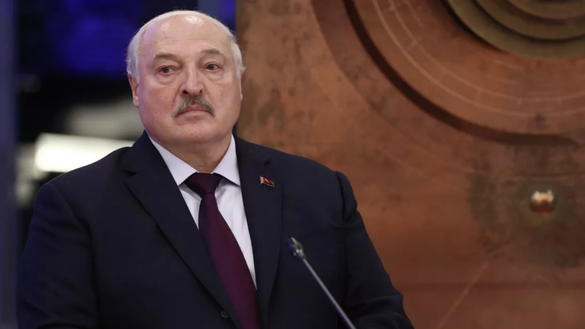 Лукашенко призвал руководителей хозяйств подавать пример пьющим работникам